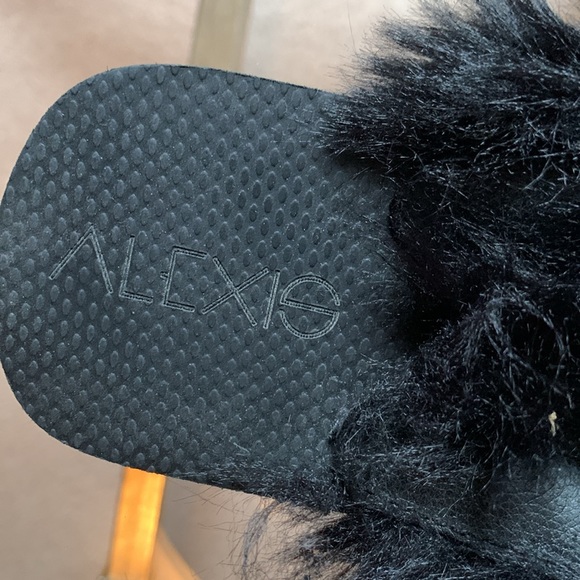 Alexis for Neimans Marcus flip flops - Picture 2 of 5